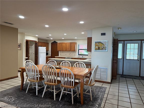5th image of 3260 Popinjay Ave