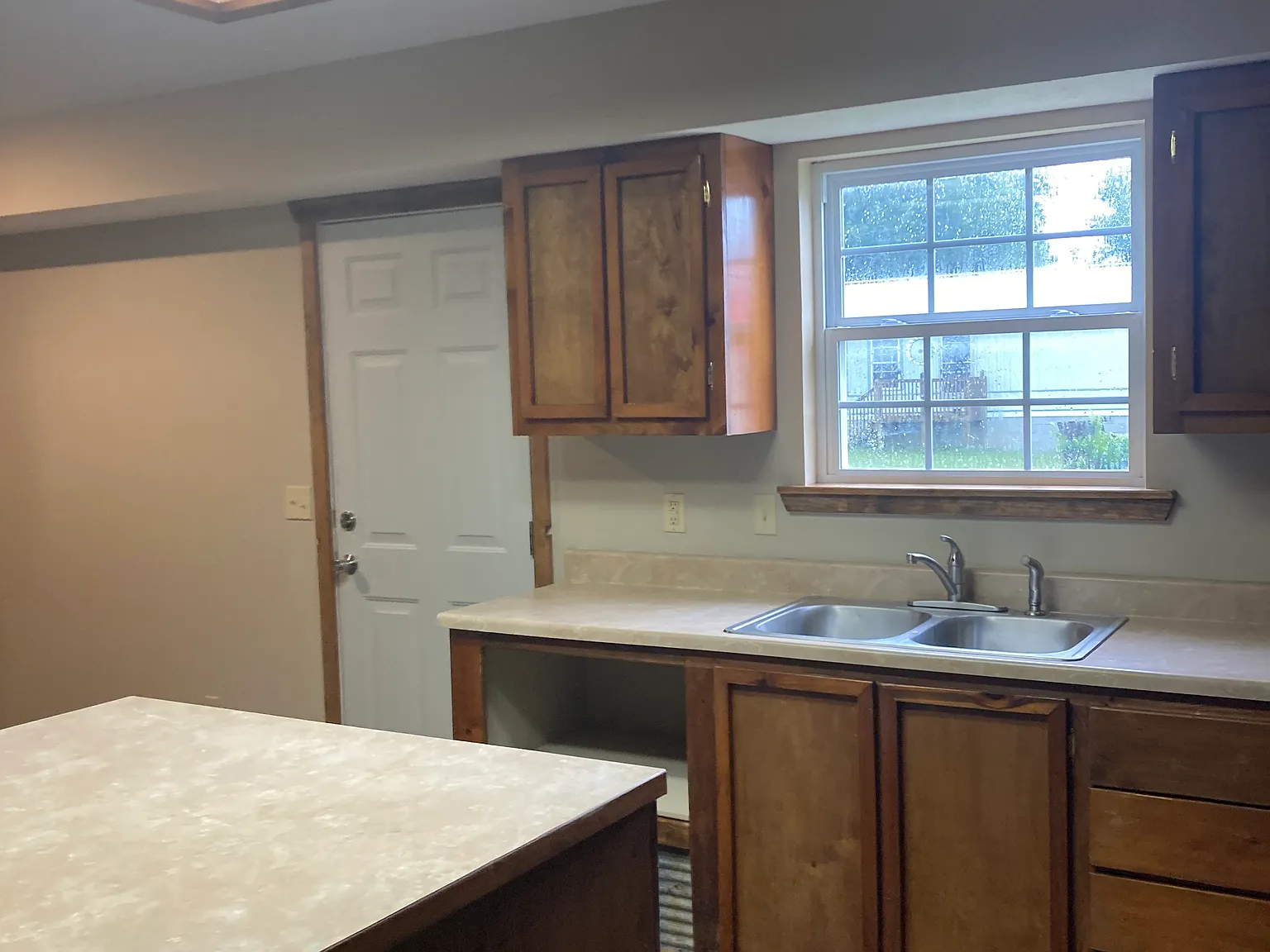 3 bed, 1300 sqft, $1,200 — Photo 3