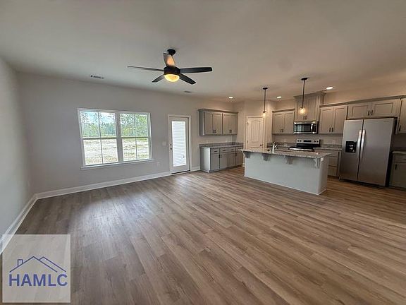 5th image of 207 McClelland Loop NE
