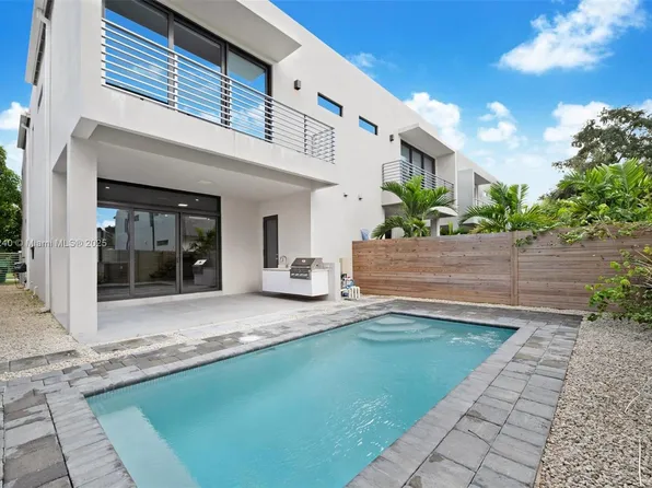 3116 Carter St, Miami, FL 33133