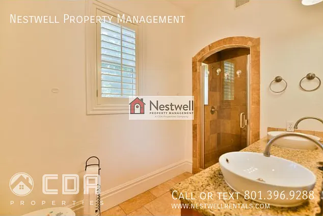 562 S Elizabeth St — Photo 16
