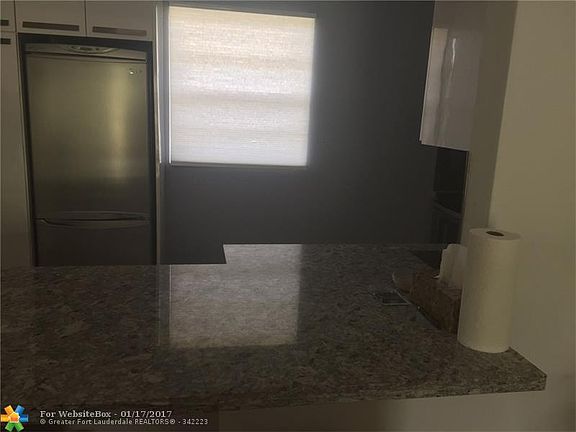 3rd image of 3601 NE 170th St APT 308