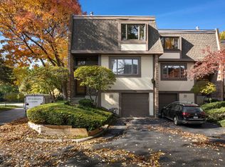 234 Charles Pl, Wilmette, IL