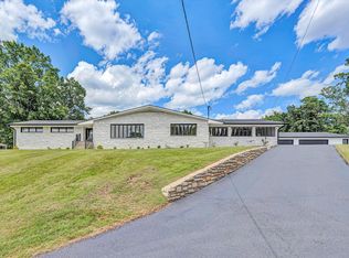 4445 Laurelwood Dr SW, Roanoke, VA 24018