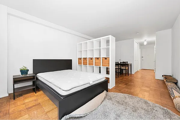 Rented by Douglas Elliman | media 7