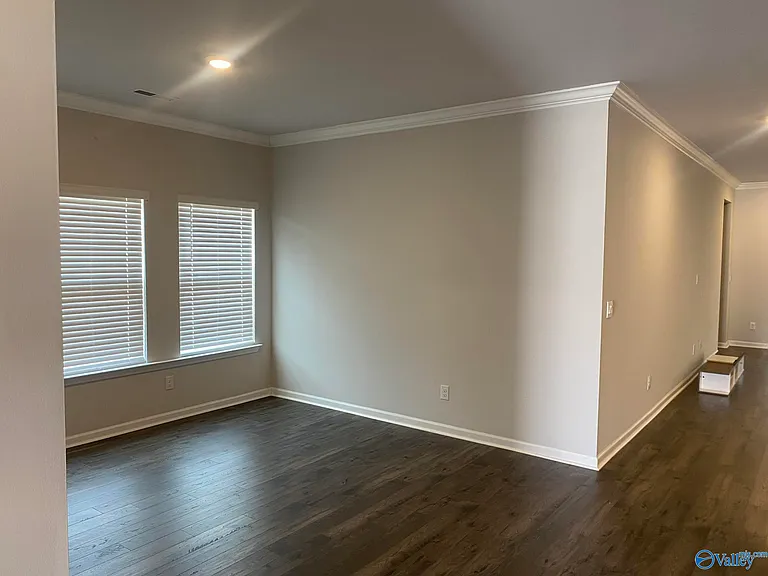 101 Donovan Dr — Photo 3