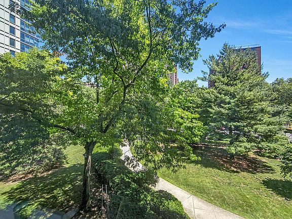 3rd image of 392 Central Park W APT 3G