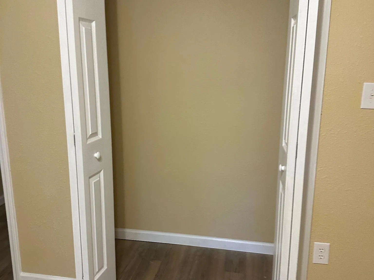 77 Jerusalem Dr — Photo 2