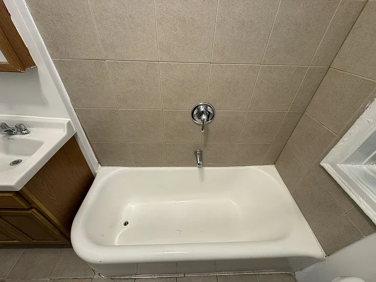 3215-3217 Hull Ave #2A — Photo 23