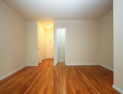 3rd image of 3624 Parsons Blvd