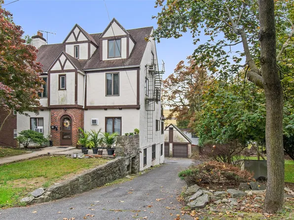 35 Lester Place, Larchmont, NY 10538