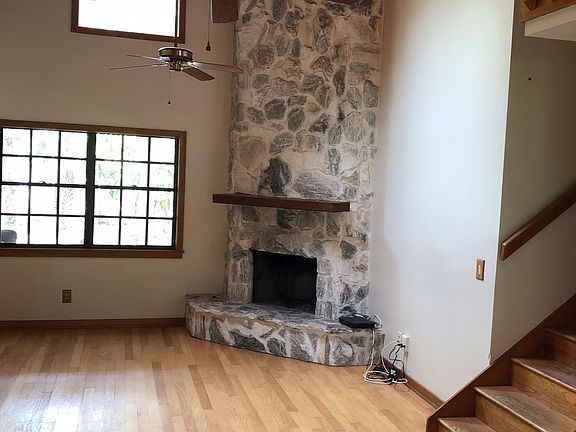 4th image of 7054 SW Wisteria Ter