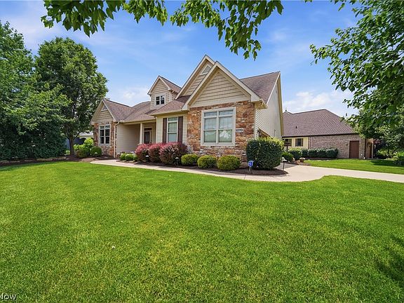 3rd image of 1070 Wedgefield Ct NE