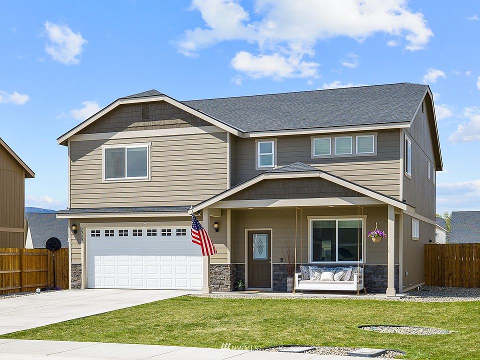 Spacious 4 bed/3 bath home in a highly desirable neighborhood with custom upgrades throughout!