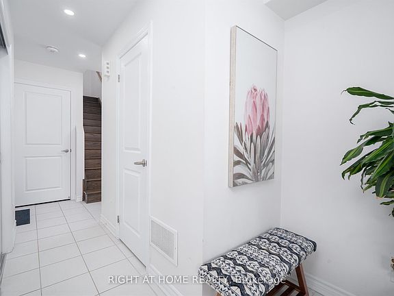 4th image of 33 Amulet Way