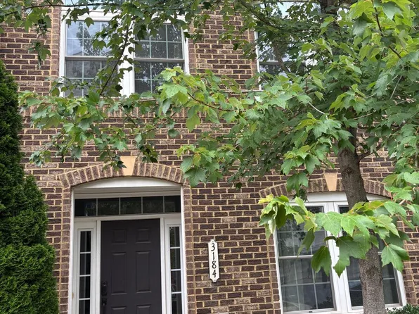 3184 Yeager Dr, Herndon, VA 20171
