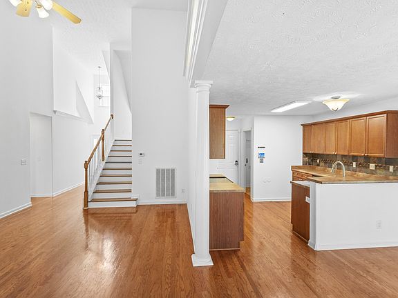 3rd image of 4008 Pineorchard Pl