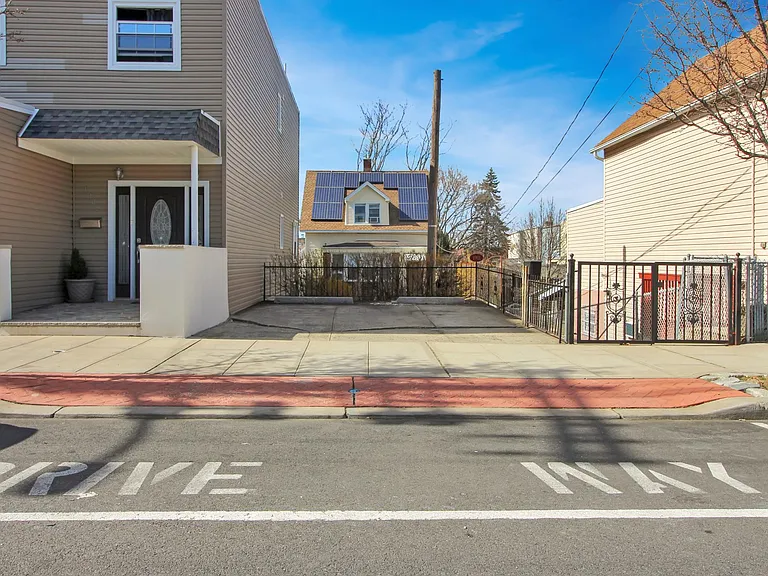 1911 Summit Ave #2 — Photo 18