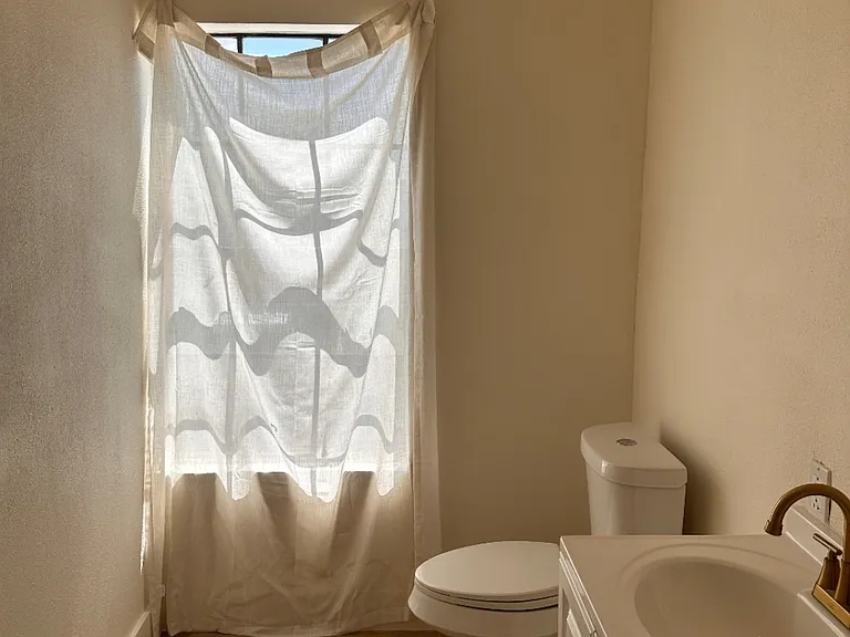 410 Randall St — Photo 13