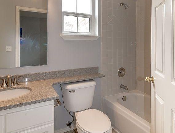 bathroom of guest bedroom