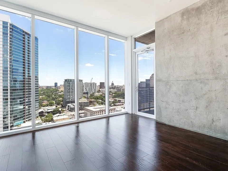 301 West Ave #1903