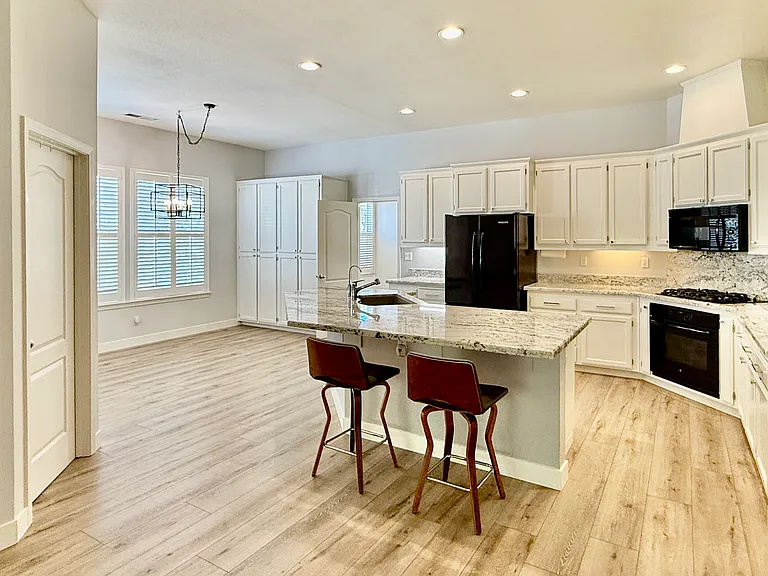844 Signorelli Cir — Photo 5
