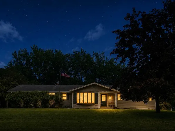 596 Illinois Ave, Green Lake, WI 54941