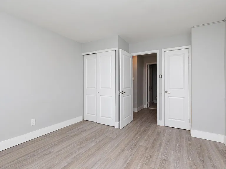 Wayne Court Apartments — Photo 11
