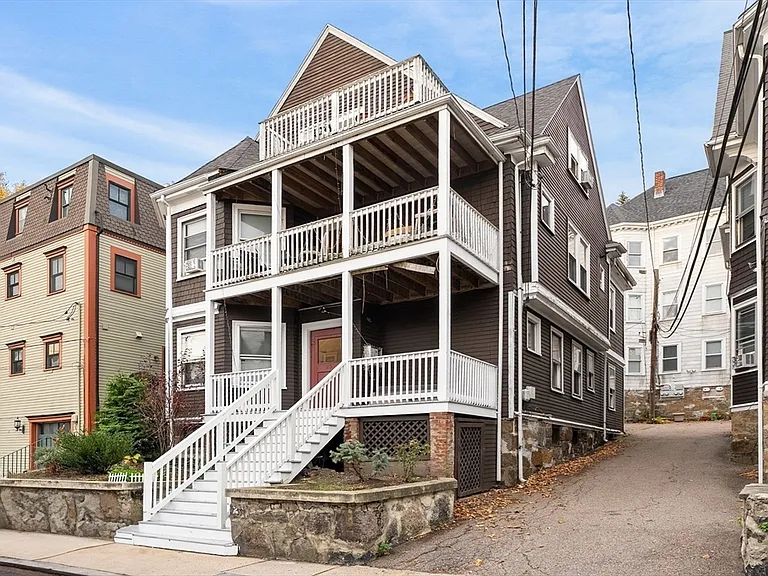 23 Burr St #2 — Photo 8