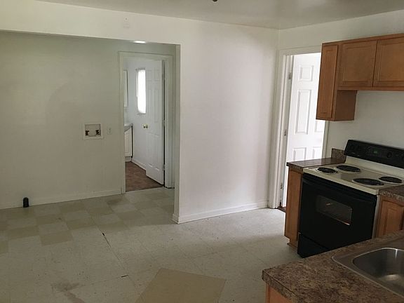 3rd image of 711 Sevier St