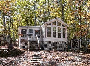 4023 Apache Ln, Shohola, PA 18458