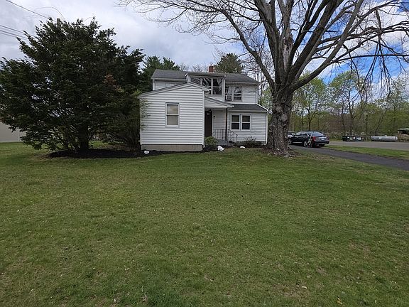 2nd image of 305 Redstone Hill Road