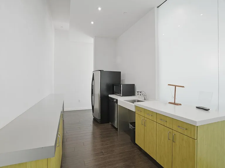 300 S Australian Ave #919 — Photo 37