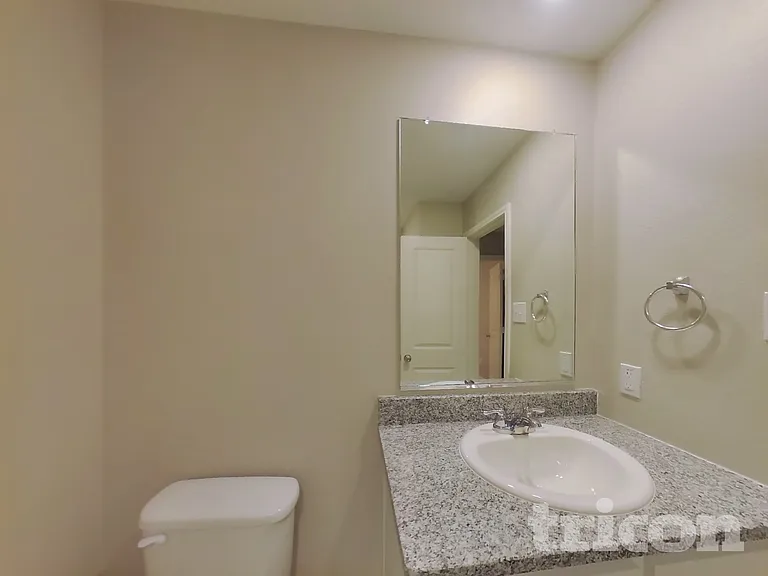 1704 Claireborne Ct — Photo 15