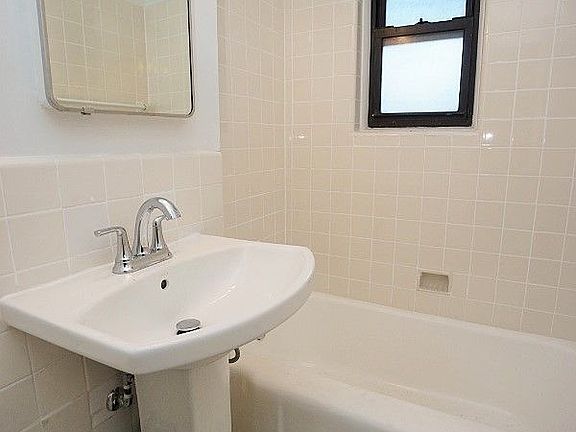 4th image of 180 W Houston St #2J