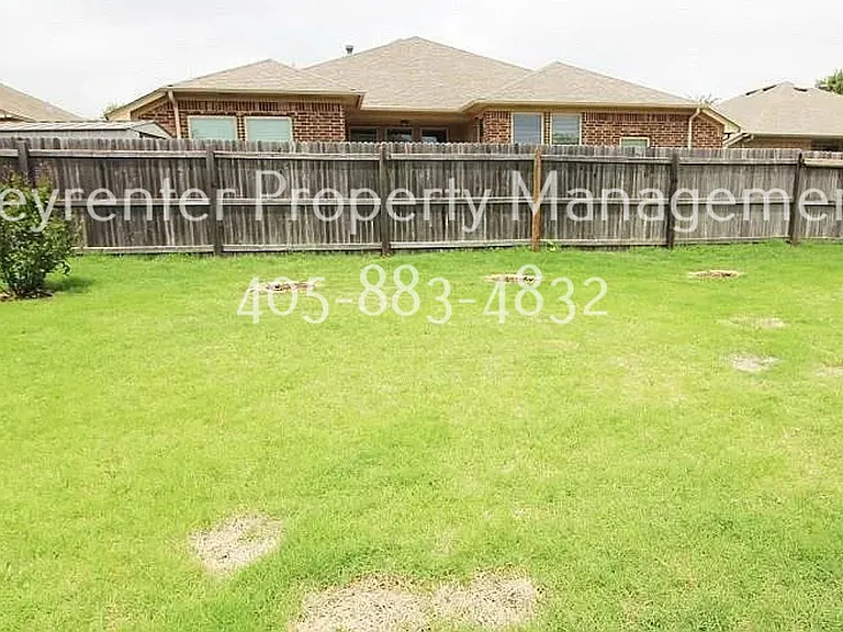2405 SW 138th St — Photo 25