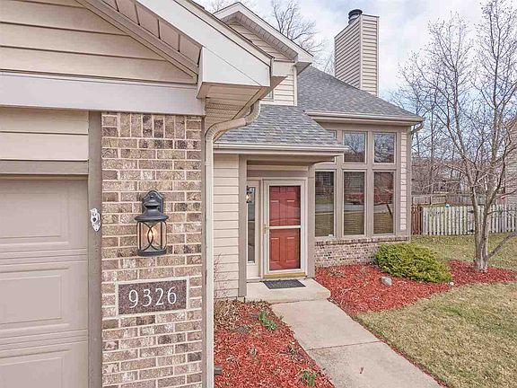 3rd image of 9326 Shorewood Trl