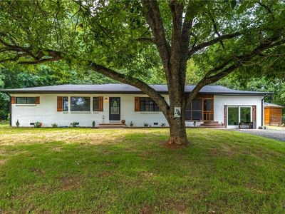 2197 Blackberry Rd, Thomasville, NC, 27360
