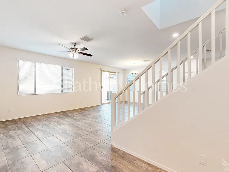 16604 W Sierra St — Photo 4