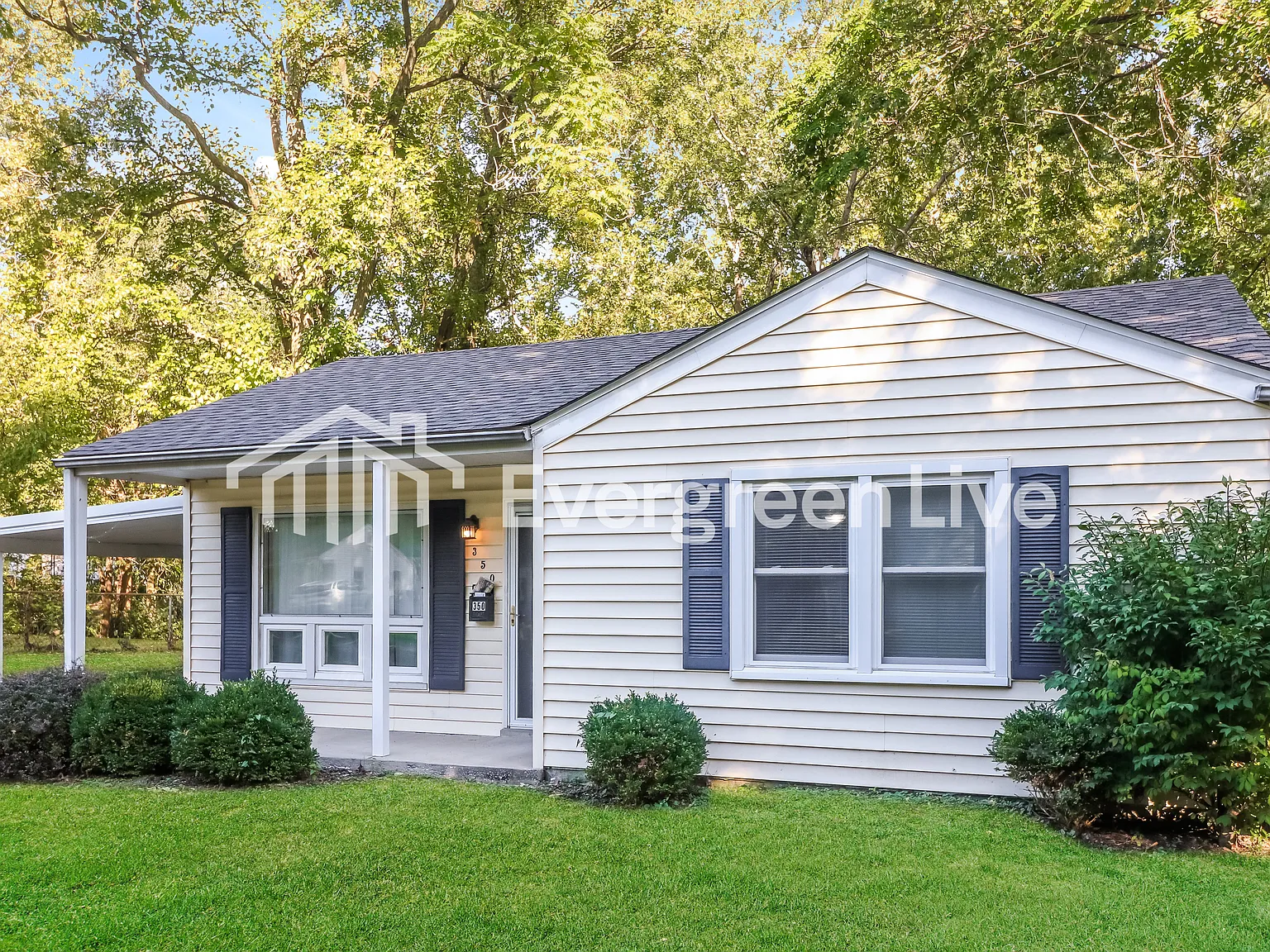 2 bed, 1.0 bath, 848 sqft, $1,145 — Photo 2