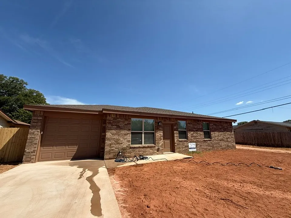 2325 Meadowbrook Dr