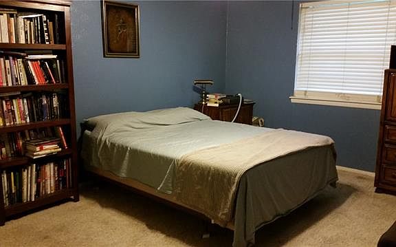 3rd image of 1704 Park Hill Dr