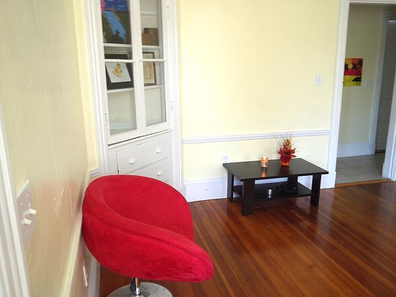 2nd image of 105 Oliver St #2