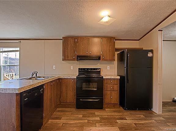 5th image of 74 Baby Jane Ln