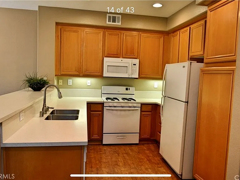 12199 N Main St #3 — Photo 7