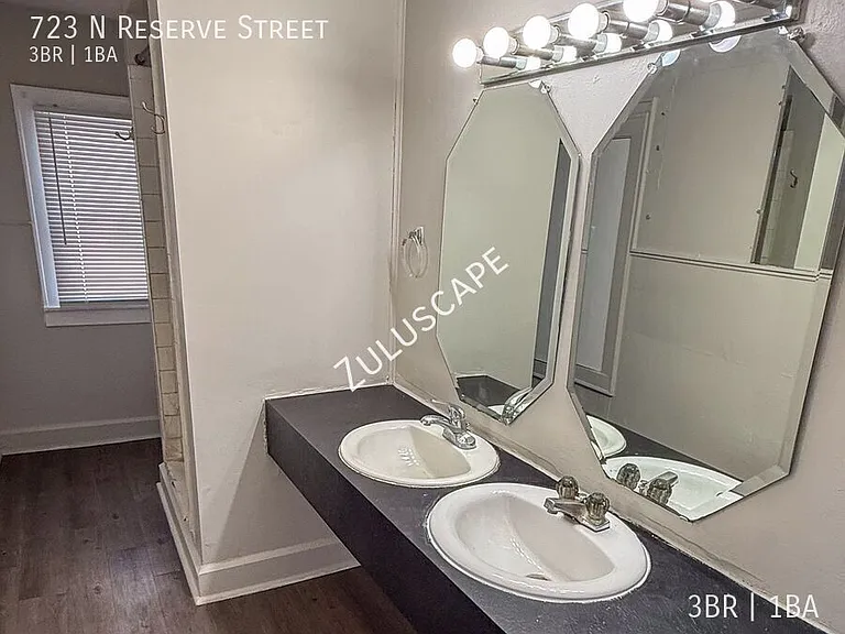 723 N Reserve St — Photo 4