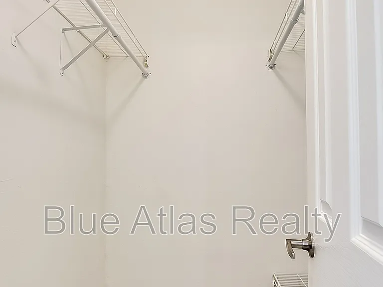 1329 E Windsor Dr — Photo 19