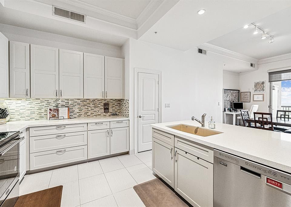 1st image of 3333 Allen Pkwy Unit 2703