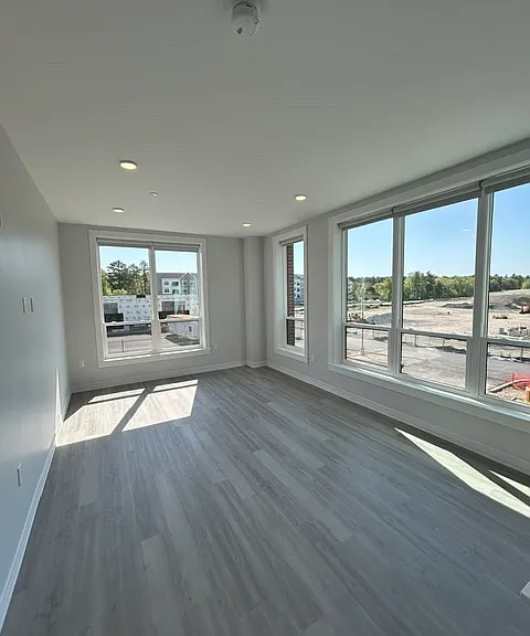Residences at Sharon Gallery — Photo 124