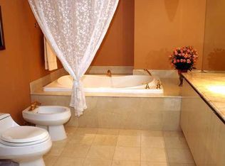 445 Grand Bay Dr APT 910, Miami, FL 33149